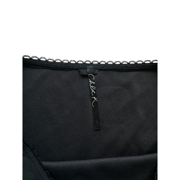 Chloe K - Slip Style Stretch Skirt in Black - Picture 2 of 3